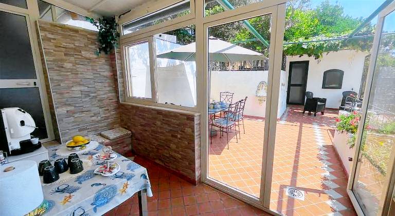 House with yard & patio | Next to the beach | Pet-friendly — photo 4