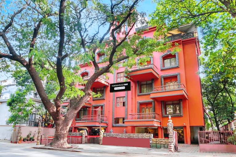 Super Townhouse Oak Prabhat Road
