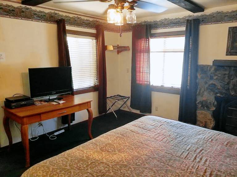 Lodge  Big Bear Lake