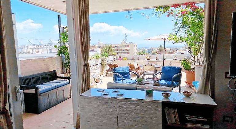 Rental apartment with patio — photo 5