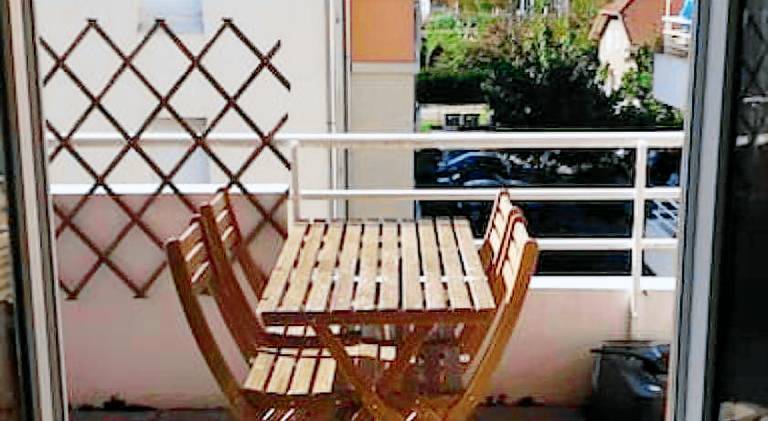 Apartment with patio — photo 5