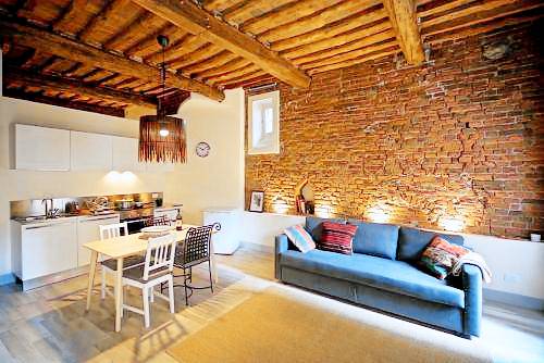 Bed & Breakfast  Lucca