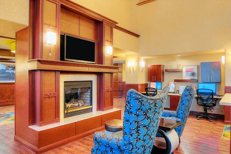 Hampton Inn & Suites Ontario — photo 5
