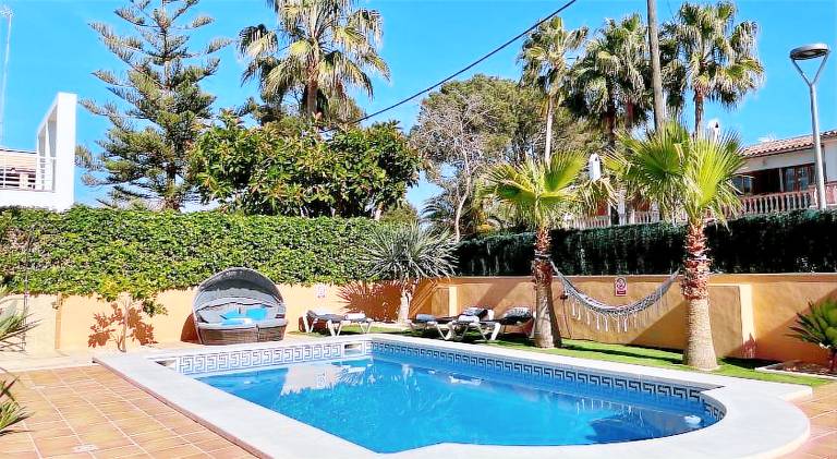 Fully equipped vacation home with private pool, grill & patio | Next to the beach | Dogs allowed in Palma de Mallorca