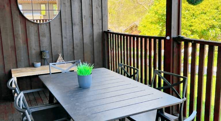 Chalet with pool — photo 3