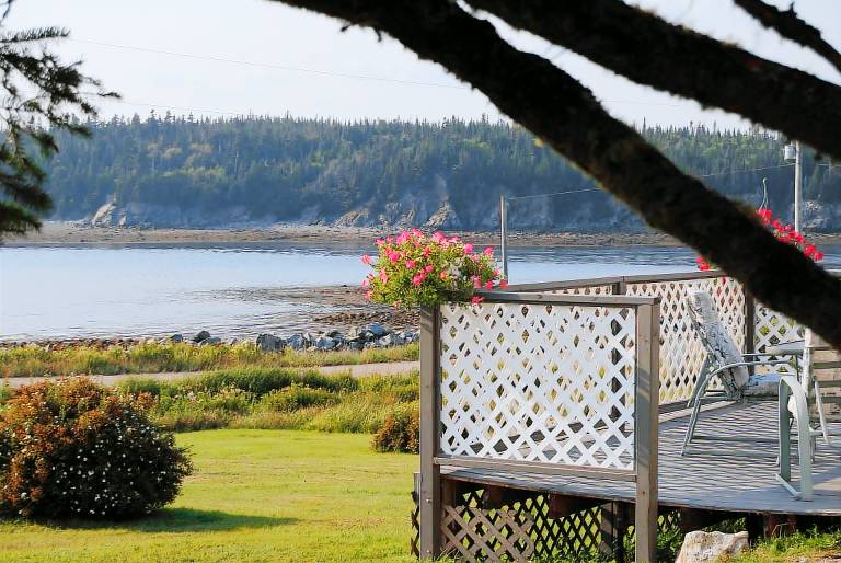 Apartment Maces Bay