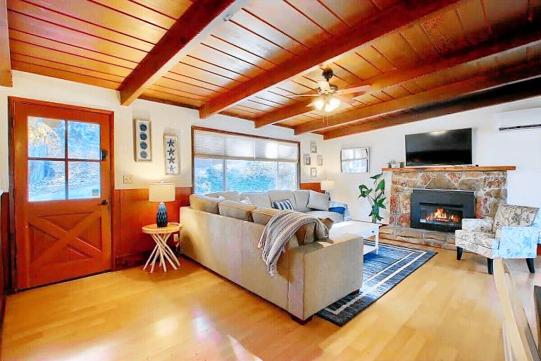 Cabin  Oakhurst