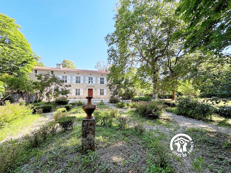 Gite with patio, private pool & grill — photo 2