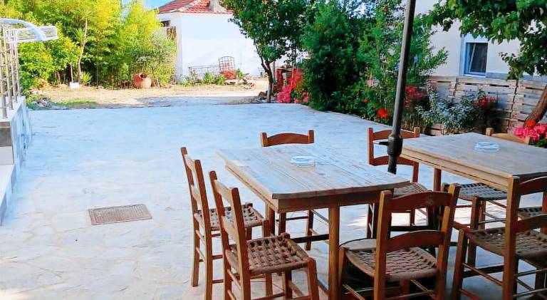 Holiday apartment with barbecue, garden & terrace — photo 4