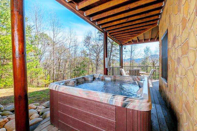 Inspiration Point - Fireside Pet Snuggles, Hot Tub Soaks & Game Nights — photo 5