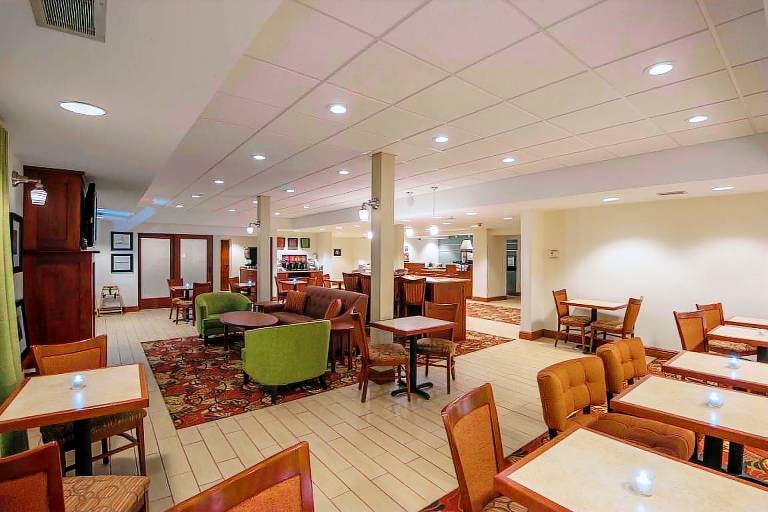Hampton Inn White River Junction — photo 3