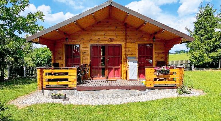 Chalet with hot tub — photo 3