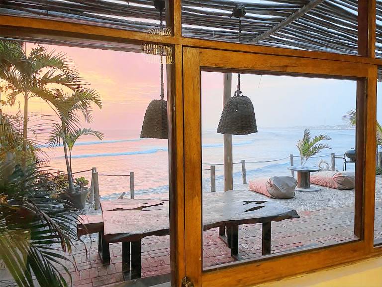 w Beachview 4BR w Terrace in La Libertad