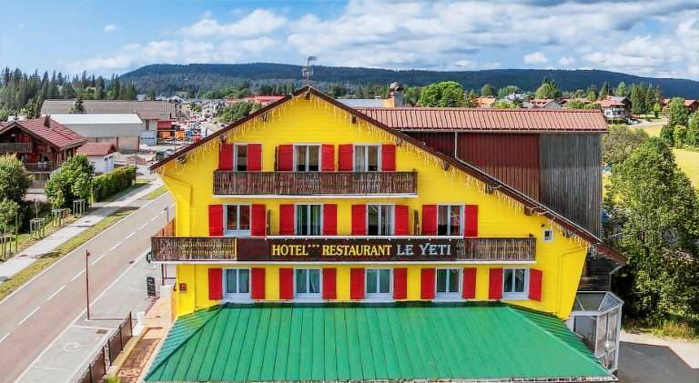 Hotel Restaurant LE YETI in Les Rousses