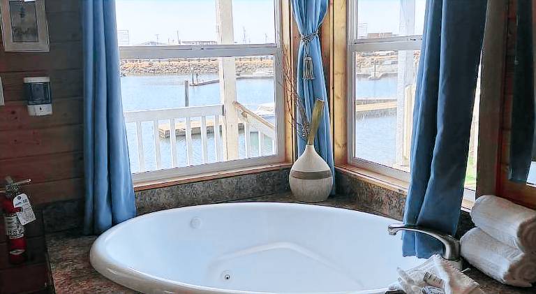 Westport Marina Cottages — photo 3