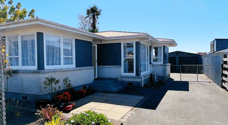 Big vacation home | Pets allowed in Napier