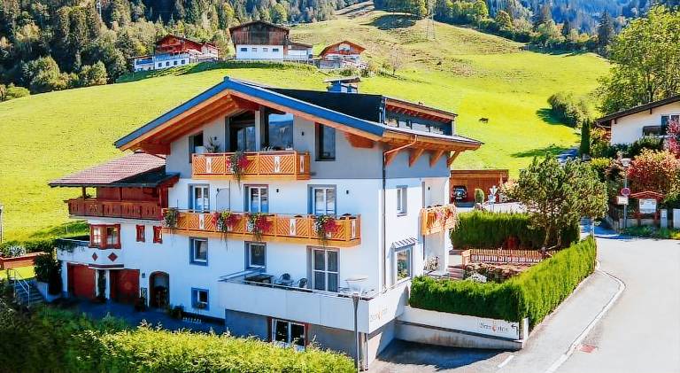 Apartment with 2 rooms for 6 persons in Kaprun