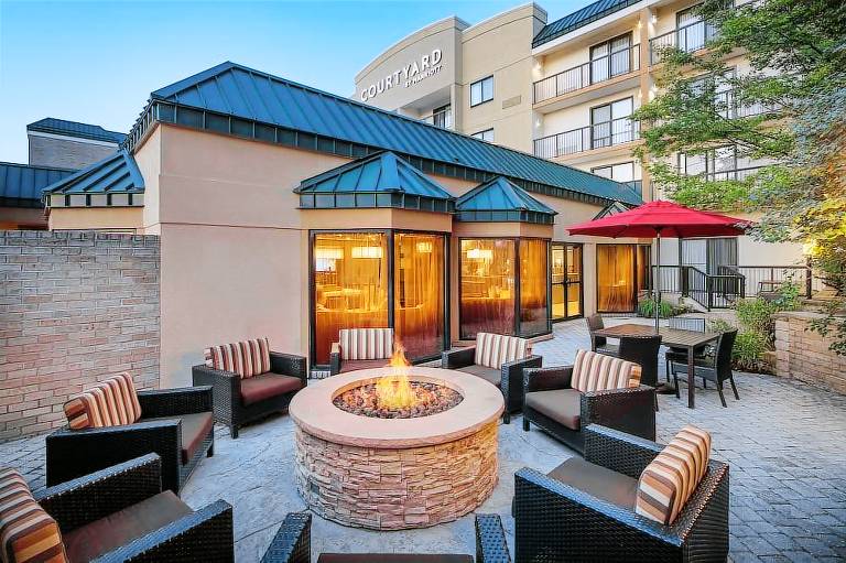 Courtyard by Marriott Cleveland Beachwood