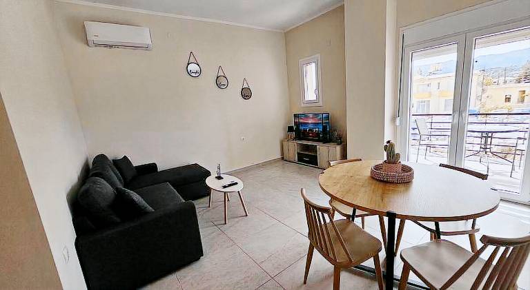 Rental apartment with terrace in Chios