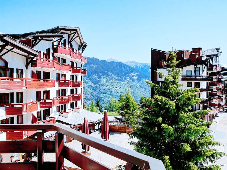 Apartment with 3 rooms for 9 persons in Courchevel