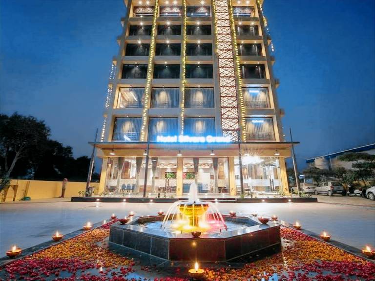 HOTEL SILVERA GRAND