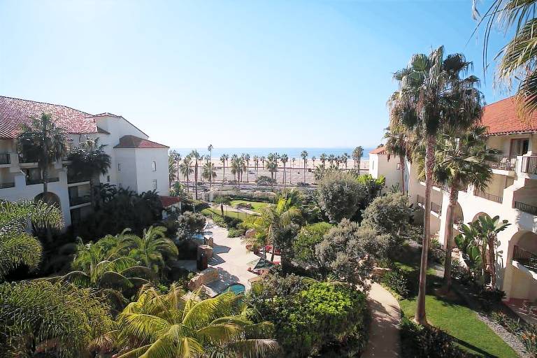 Resort Huntington Beach