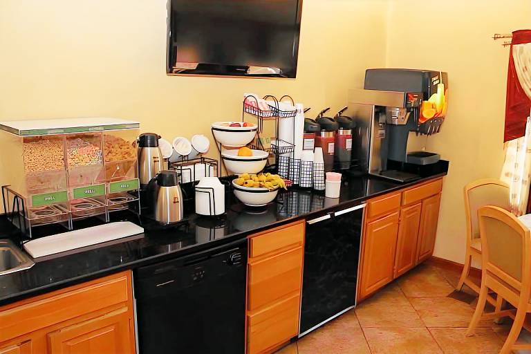 Quality Inn — photo 4