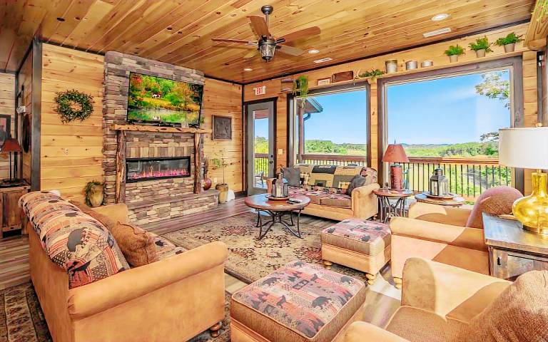 Cabin with barbeque, jacuzzi & private pool | Mountain view — photo 2