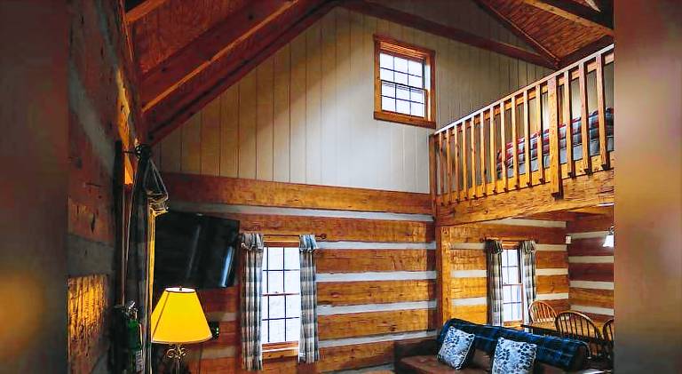 Vacation home with jacuzzi & pool | Pet-friendly — photo 2