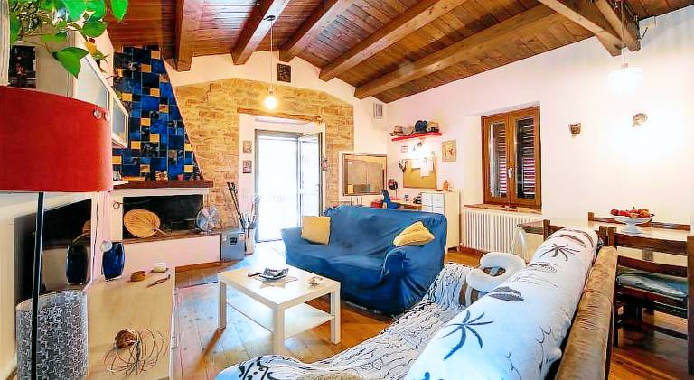 Chalet with hot tub | Pet-friendly — photo 2