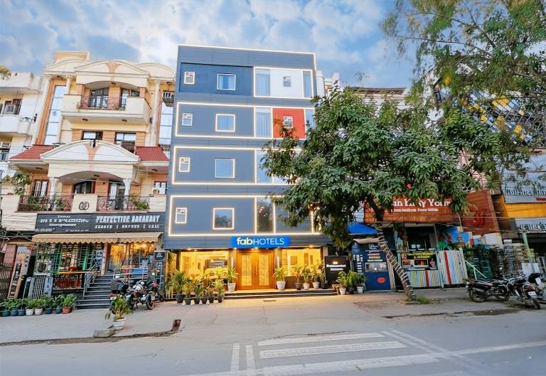 FabHotel Hargobind Enclave