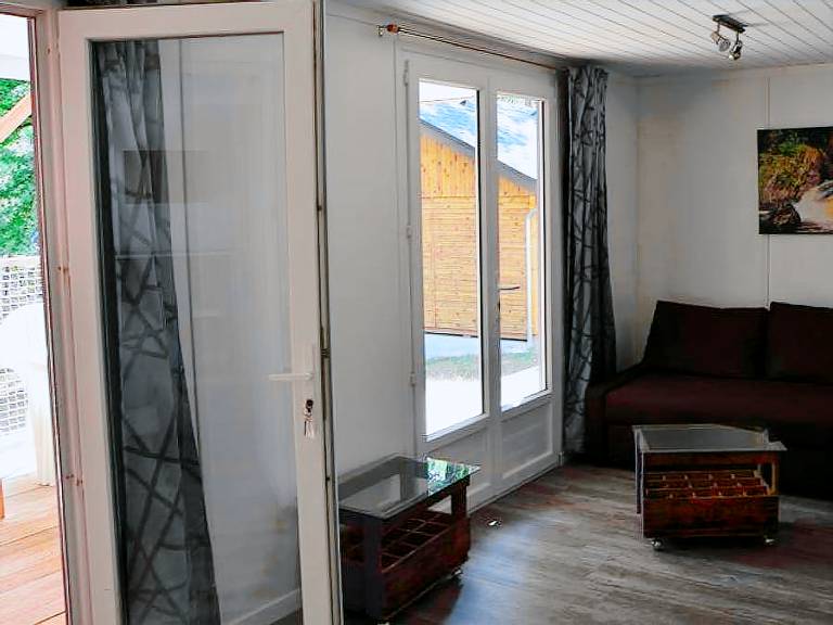 Chalet with patio — photo 4