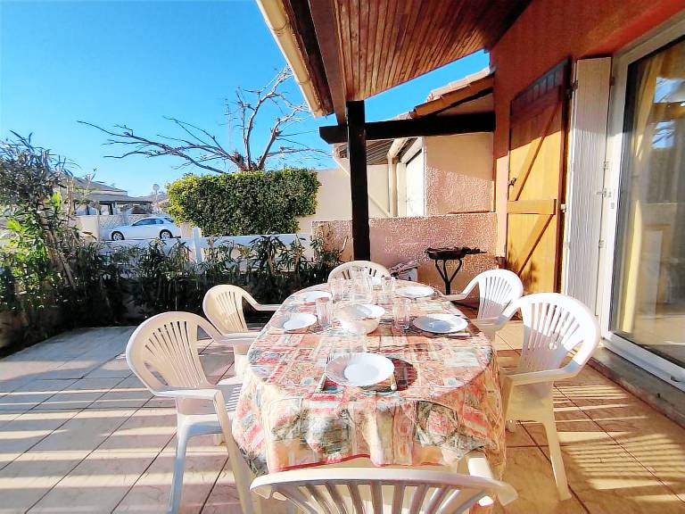 Villa with BBQ — photo 4