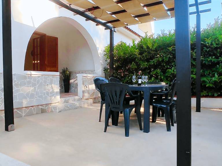 Holiday apartment with terrace — photo 2