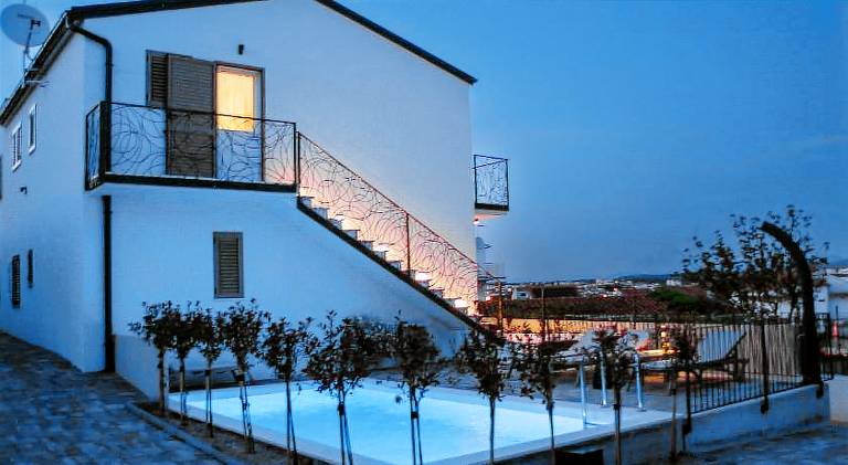 Villa with pool | Pets are welcome — photo 4