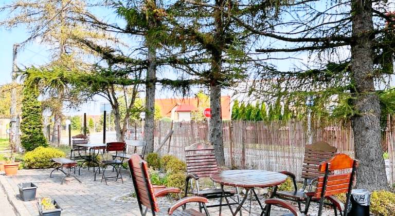 Serviced apartment with garden, patio & barbecue — photo 4