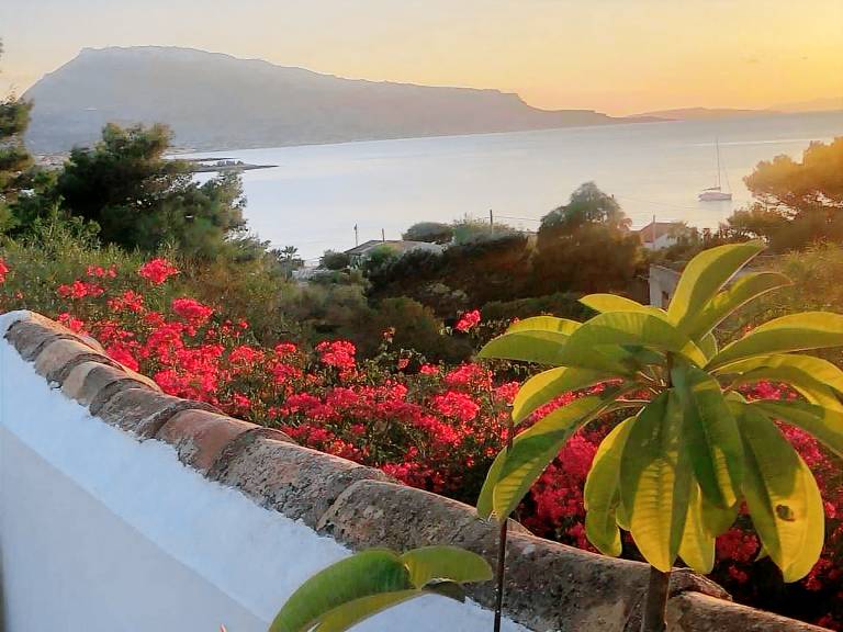 Villa Sul Mare Vista Tramonto with Sea View, Garden and Wi-Fi — photo 3