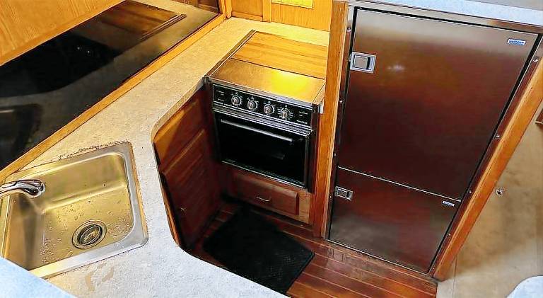 Lovely boat with pool | Pets allowed — photo 4