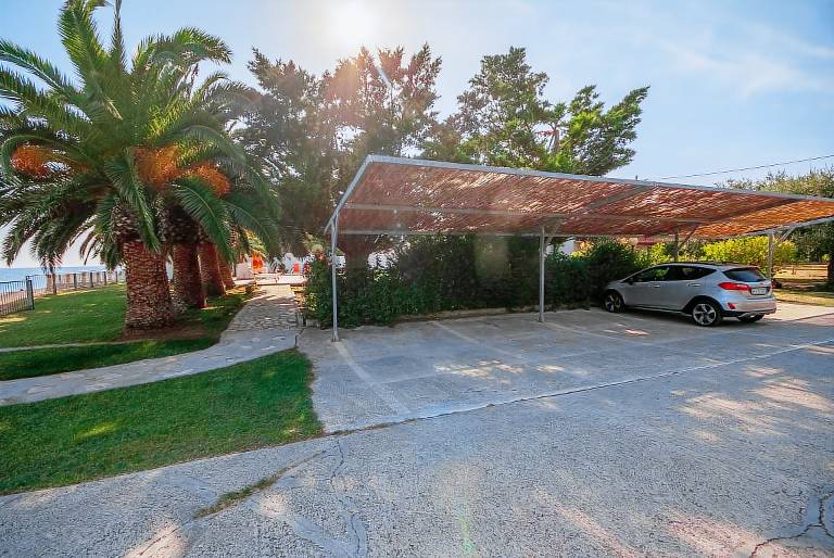 Children-friendly pleasant holiday apartment with barbeque, terrace & yard | Garden view | Close to the beach | Pets are welcome — photo 4