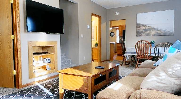 House | Pets allowed — photo 2
