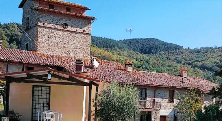 Apartment with private pool, terrace & garden in Gubbio
