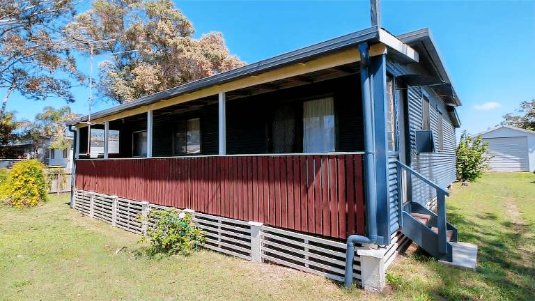 House Stuarts Point