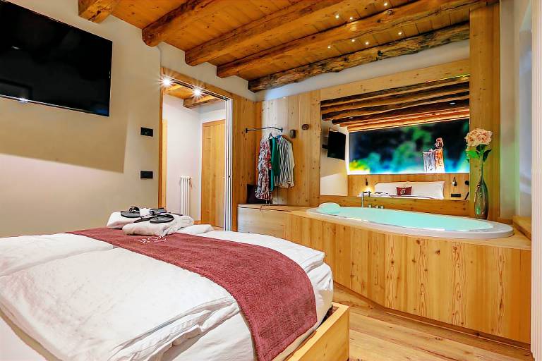 TEVERONE SUITES & WELLNESS - Camera Civetta — photo 3
