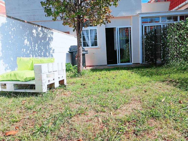 Charming apartment with garden, patio & fast internet | Garden view | Perfect for remote work | Pet-friendly — photo 2
