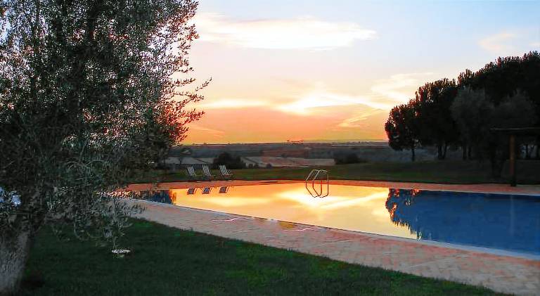 Farm with patio, garden & pool — photo 5