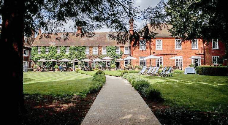 Bush Hotel Farnham in Farnham