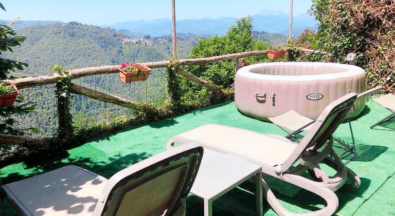 Pleasant vacation home with terrace, garden & barbeque | Pets allowed — photo 2