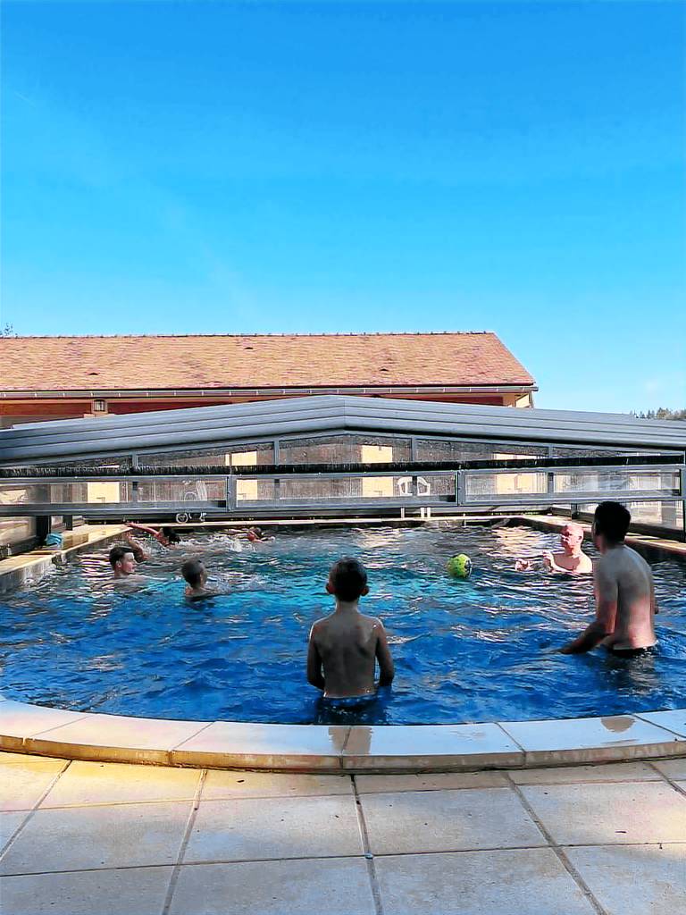 Family-friendly beautiful vacation home with sauna, garden & barbeque | Pool view | Dogs allowed in Bergerac
