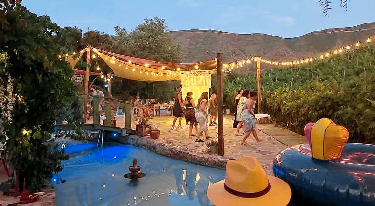 Charming tent with pool & hot tub | Dogs allowed — photo 3