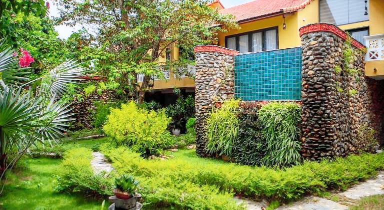 Serviced apartment with pool, terrace & garden — photo 5